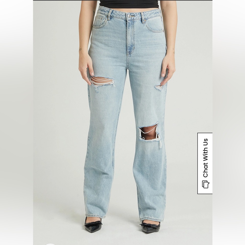 PacSun- Light Blue 90’s Boyfriend Distressed Jeans